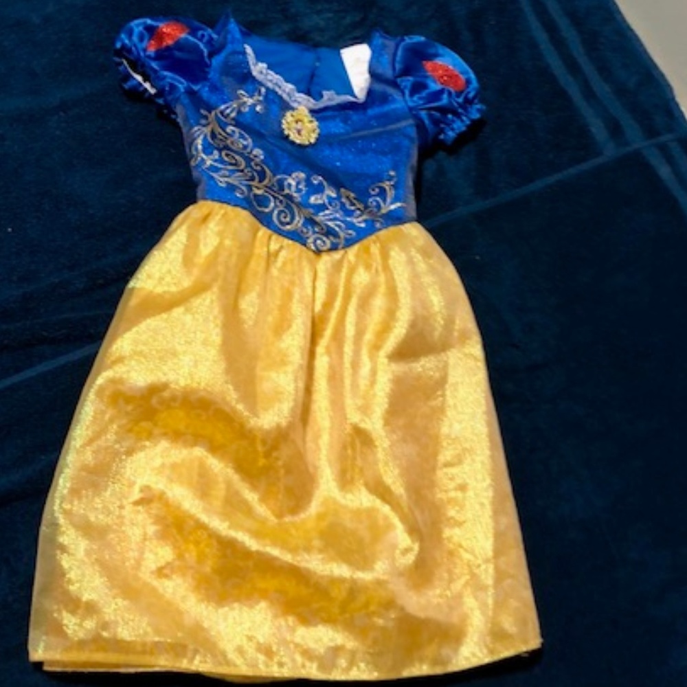 Snow White Dress Size 4-6x